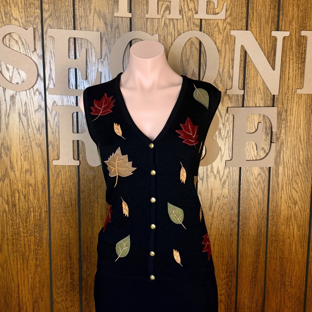 Croft & Barrow Sweater Vest Womens Medium Black Embroidered Grandma Cottagecore